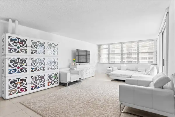 18051 Biscayne Blvd #1105, Aventura, FL 33160