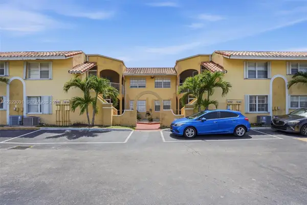 15635 SW 74th Cir Dr #11, Miami, FL 33193