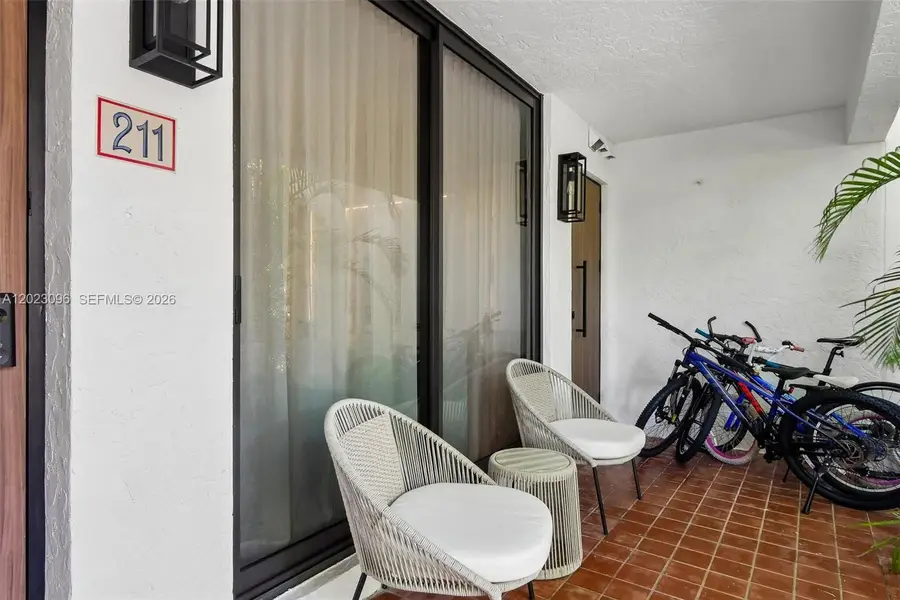 425 Grapetree Dr #211, Key Biscayne, FL 33149 - #3