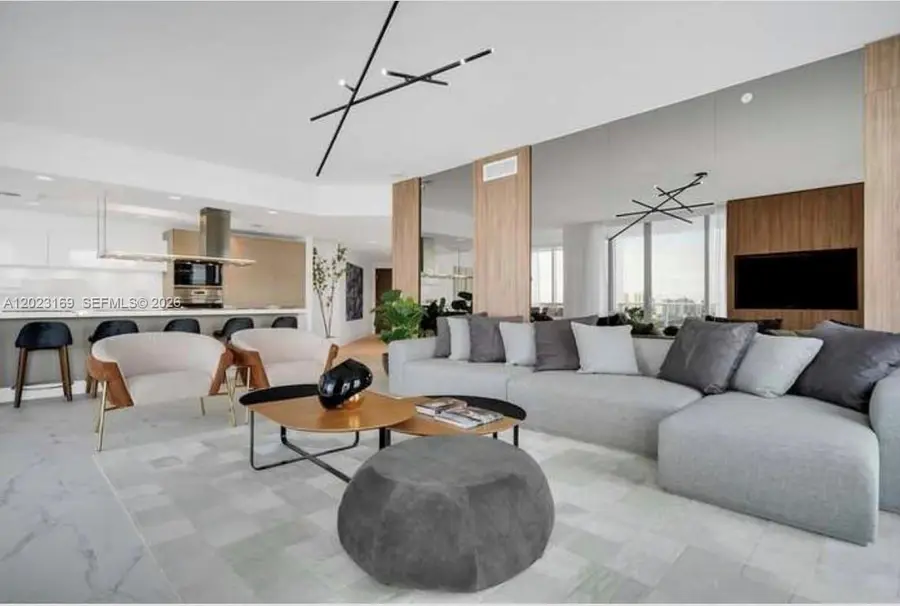 17111 Biscayne Blvd #2209, North Miami Beach, FL 33160 - #2