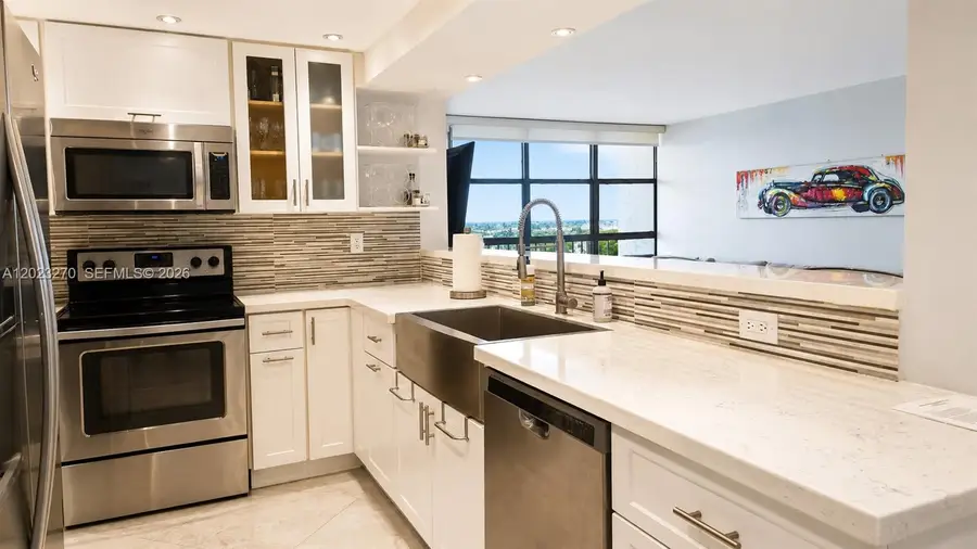 600 Parkview Dr #829, Hallandale Beach, FL 33009 - #2