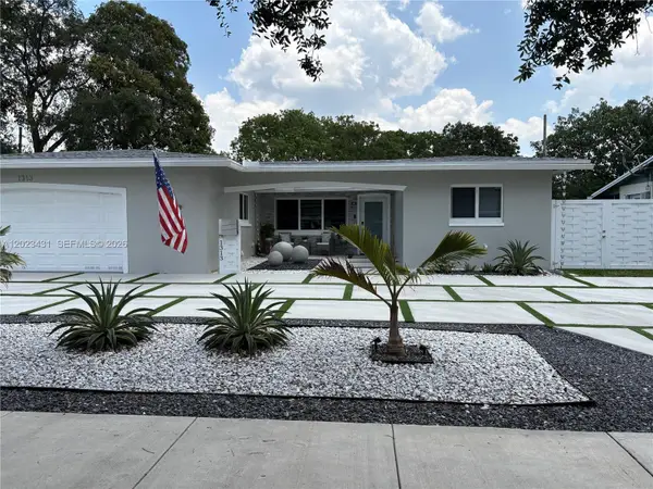 1313 N 74 Ter, Hollywood, FL 33024