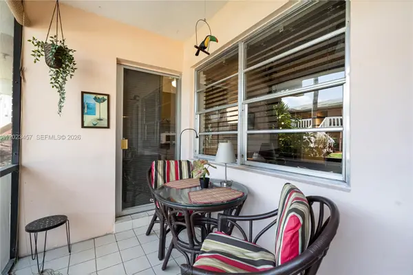 160 NE 8th Ave #21A, Hallandale Beach, FL 33009