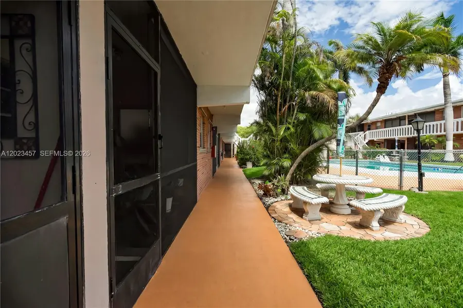 160 NE 8th Ave #21A, Hallandale Beach, FL 33009 - #3
