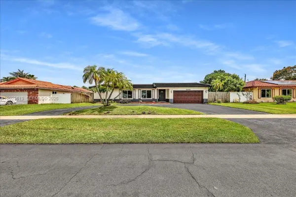5260 SW 10th Ct, Plantation, FL 33317