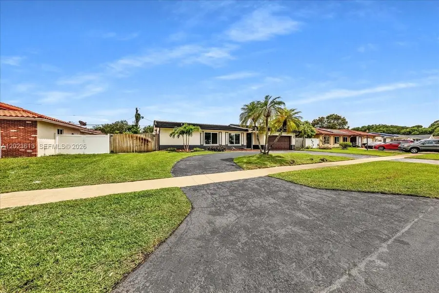 5260 SW 10th Ct, Plantation, FL 33317 - #2
