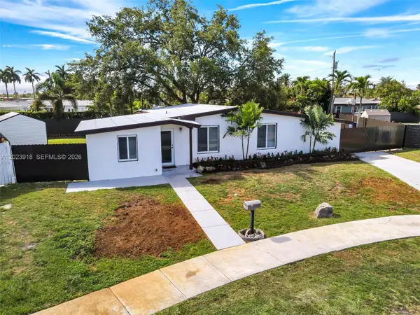 7971 NW 179th St, Hialeah, FL 33015
