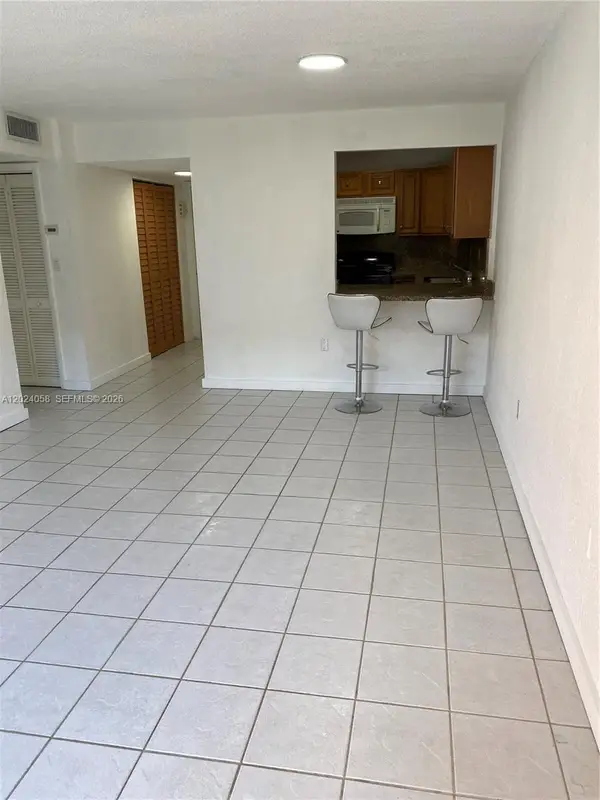 1300 W 47th Pl #118, Hialeah, FL 33012