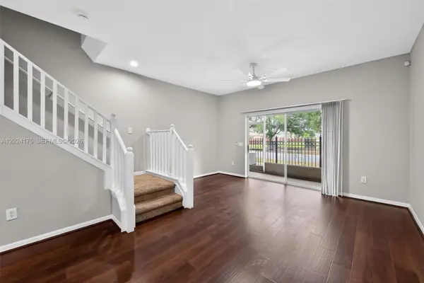 12966 Kings Crossing Dr, Tampa, FL 33534