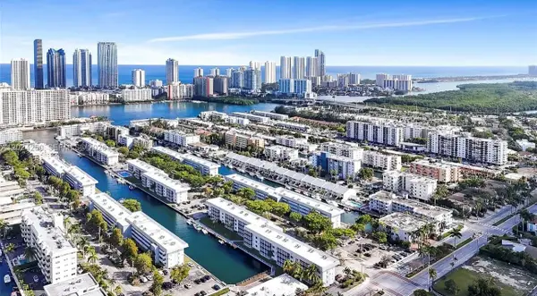 3551 NE 169th St #104, North Miami Beach, FL 33160