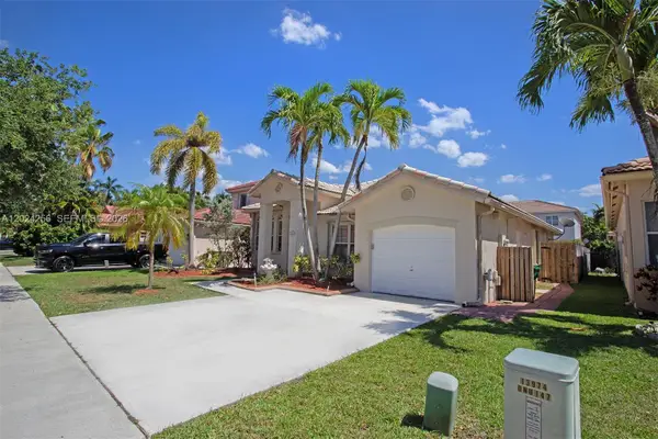 13964 N Cypress Cove Cir, Davie, FL 33325
