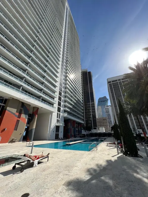 50 Biscayne Blvd #2401, Miami, FL 33132