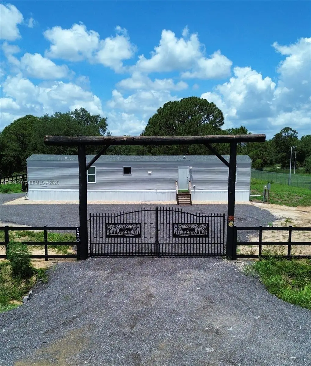 170 S Jinete St, Clewiston, FL 33440 - #1