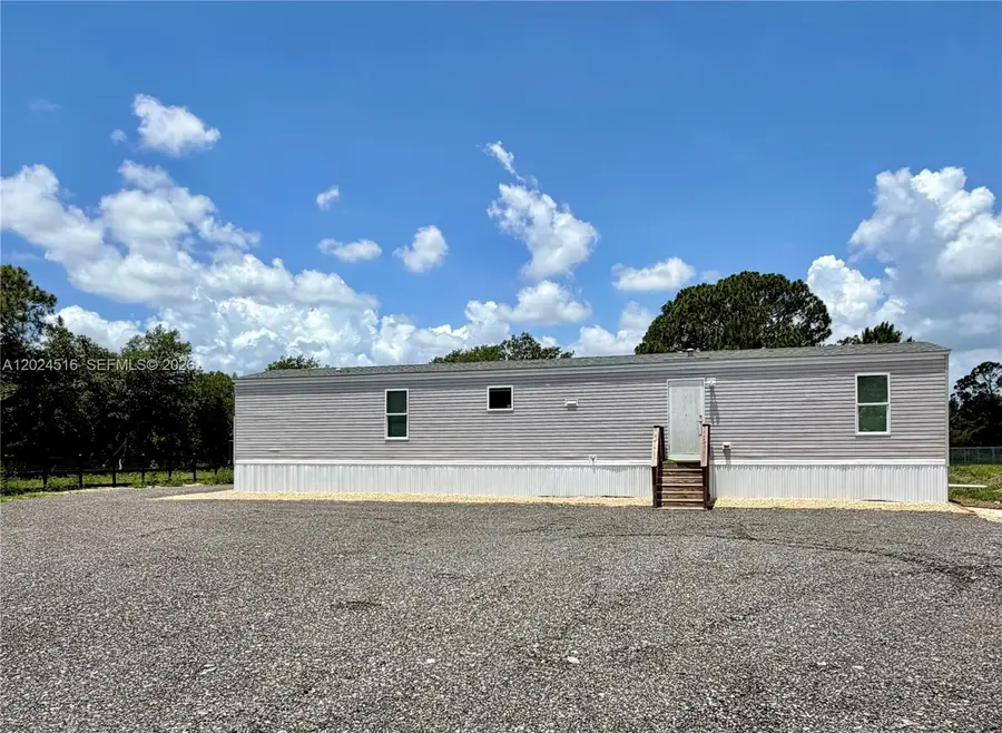 170 S Jinete St, Clewiston, FL 33440 - #3