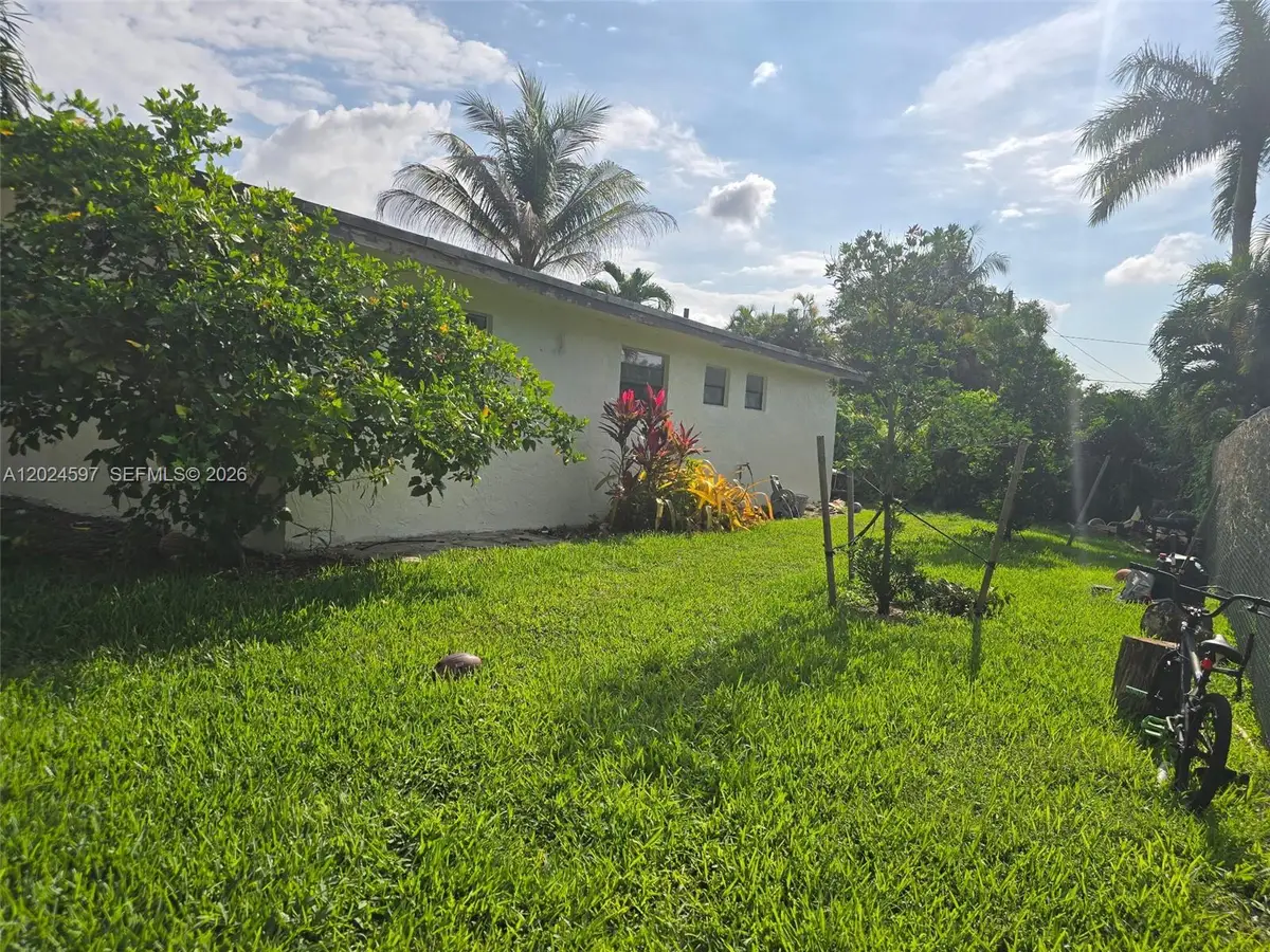 6590 SW 46th St, Davie, FL 33314 - #1