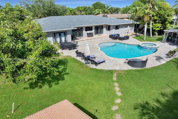 8825 SW 185th Ter, Cutler Bay, FL 33157