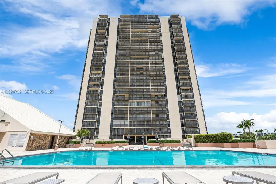 20301 W Country Club Dr #825, Aventura, FL 33180 - #2