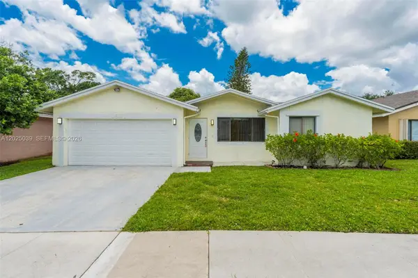 1541 SW 102nd Ter, Davie, FL 33324