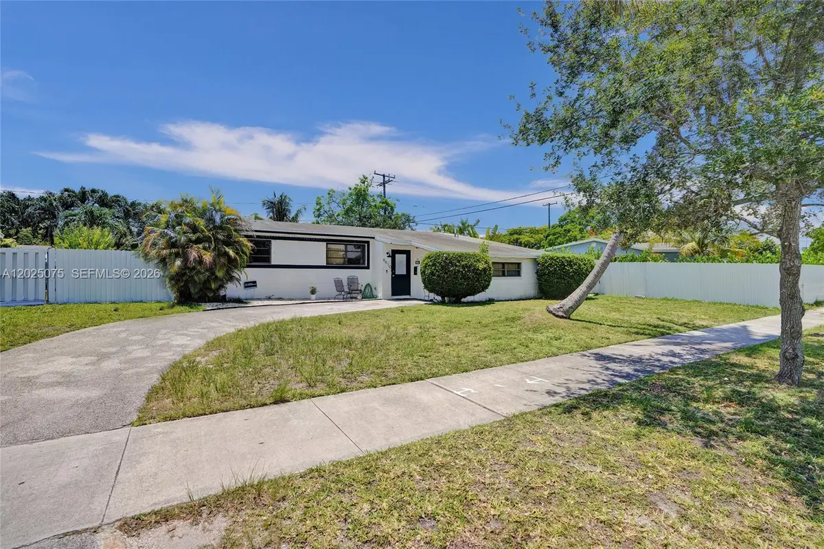 9910 Bahama Dr, Cutler Bay, FL 33189 - #1