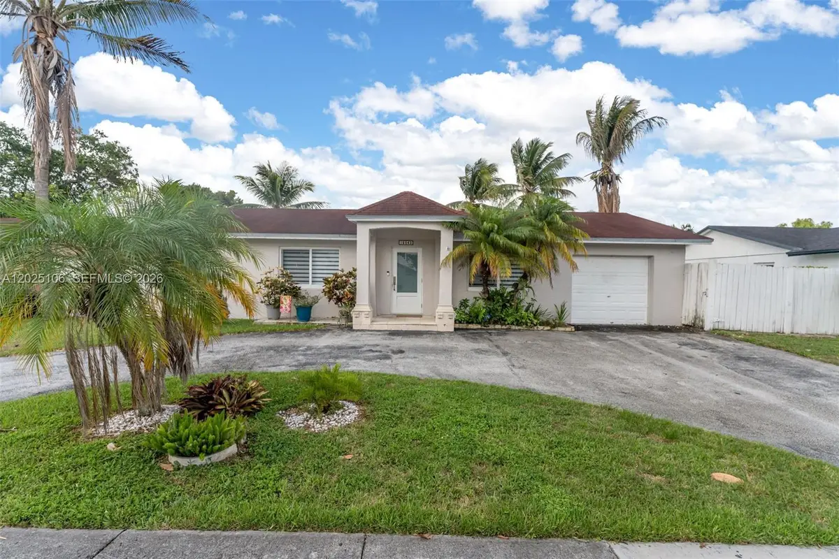 15042 SW 69th St, Miami, FL 33193 - #1
