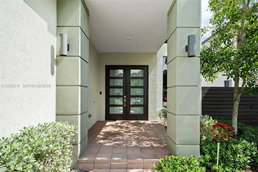 8763 NW 157th Ter, Miami Lakes, FL 33018 - #2