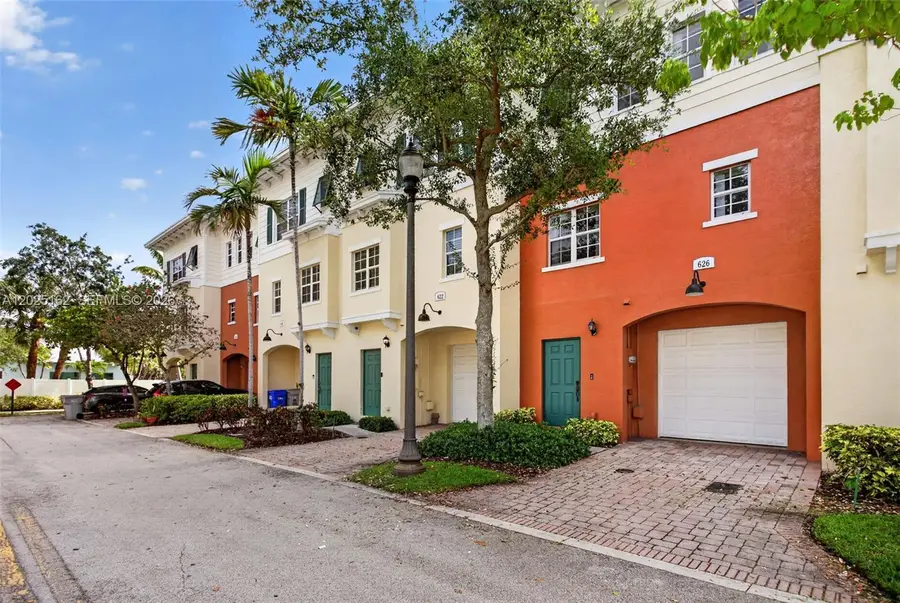 626 SW 1st Dr, Pompano Beach, FL 33060 - #2