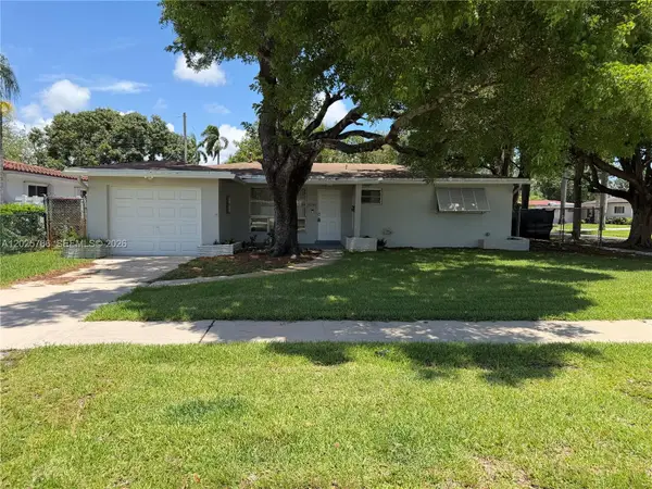 3241 Pierce St, Hollywood, FL 33021