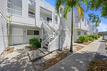 3425 NW 44th St #204, Oakland Park, FL 33309