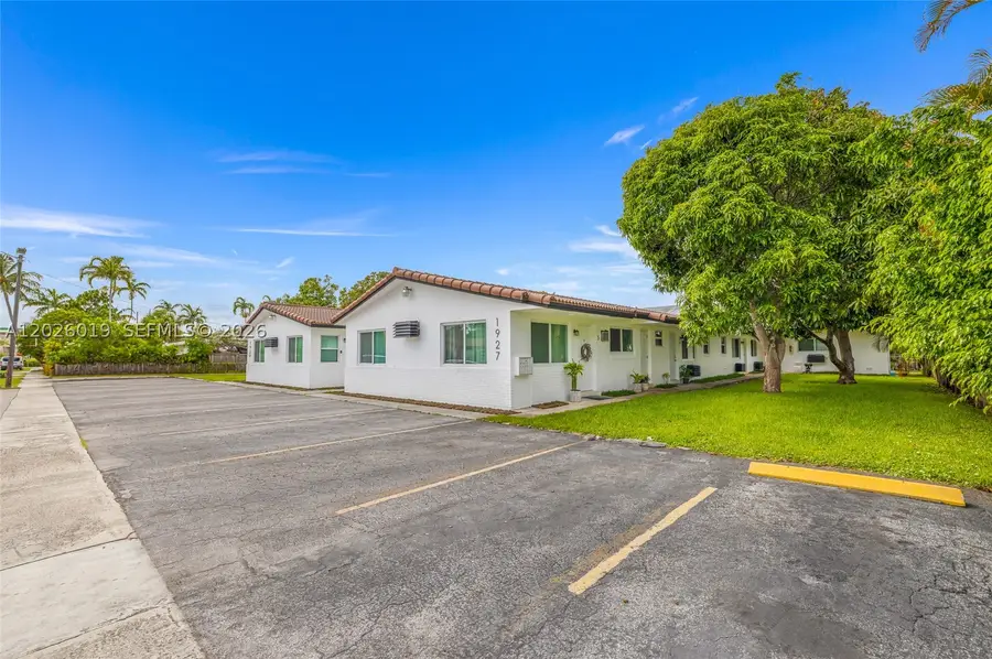 1927/1929 Roosevelt St, Hollywood, FL 33020 - #2