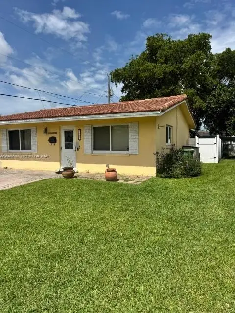 5403 NW 27th Ave, Tamarac, FL 33309 - #2