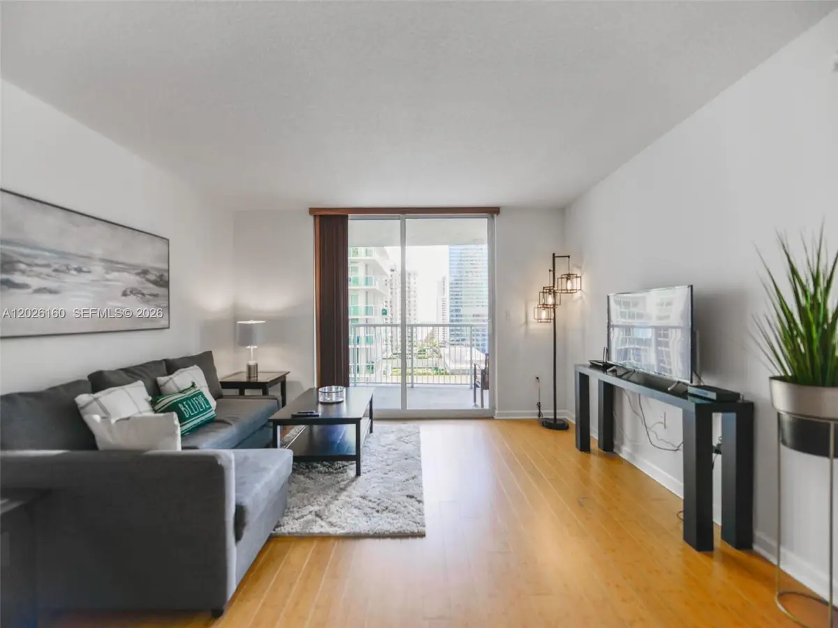 1200 Brickell Bay Dr #2119, Miami, FL 33131 - #1