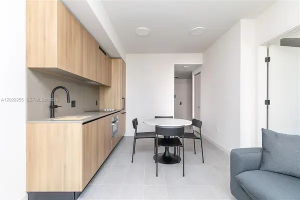 121 NE 5th St #510, Miami, FL 33132