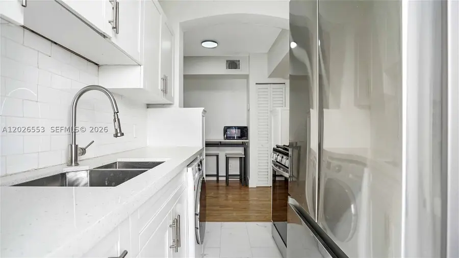 815 W 39, Miami Beach, FL 33140 - #3