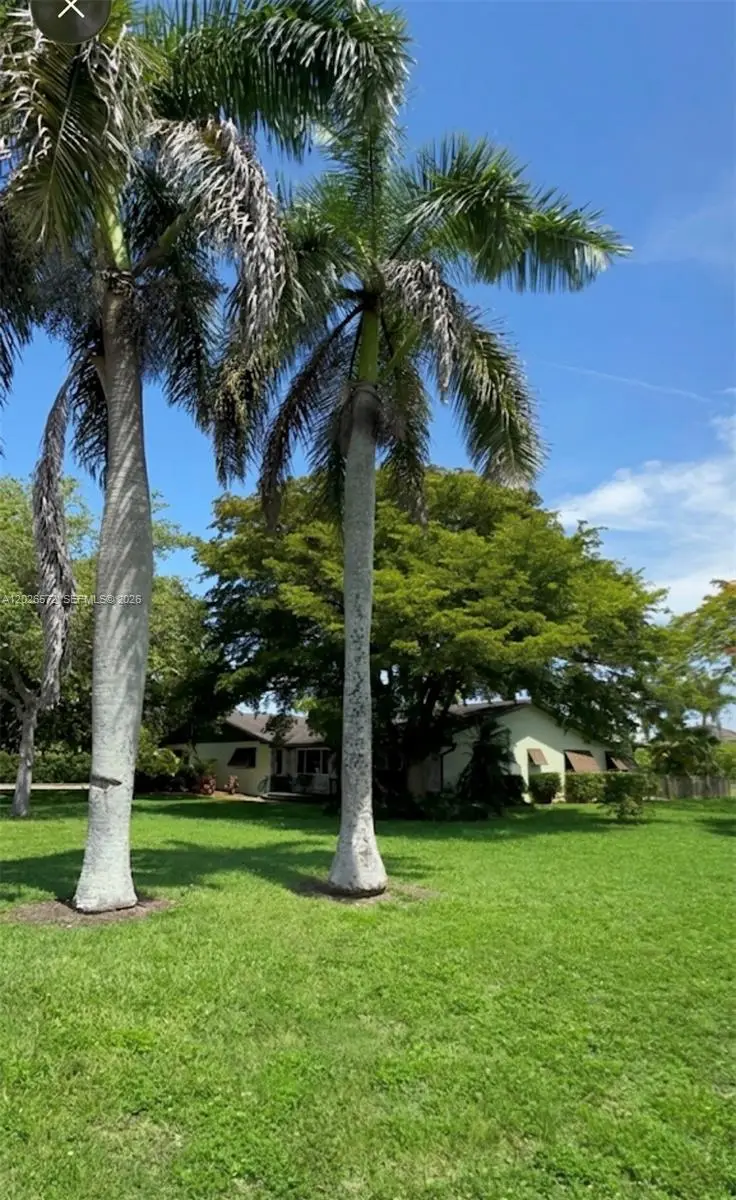 19505 SW 272nd St, Homestead, FL 33031 - #2