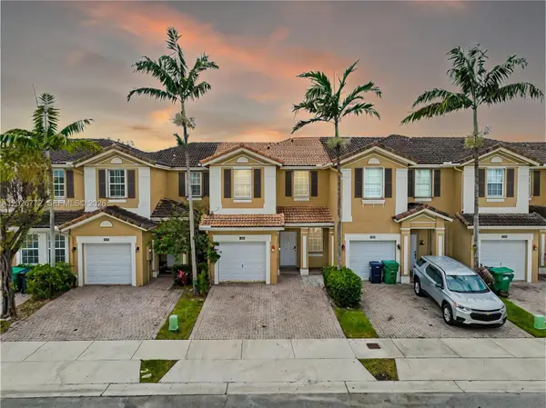 11866 SW 152nd Pl, Miami, FL 33196