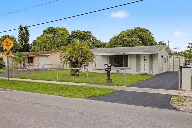 2000 N 58th Ave, Hollywood, FL 33021 - #1