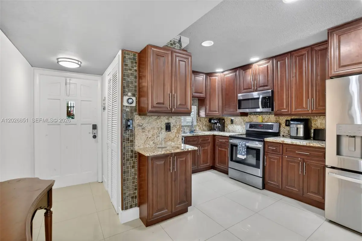 8941 S Hollybrook Blvd #205, Pembroke Pines, FL 33025 - #1