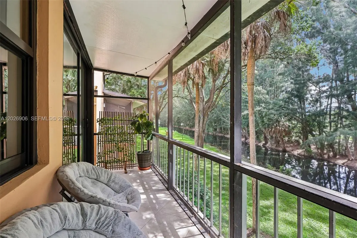 400 Commodore Dr #206, Plantation, FL 33325 - #1