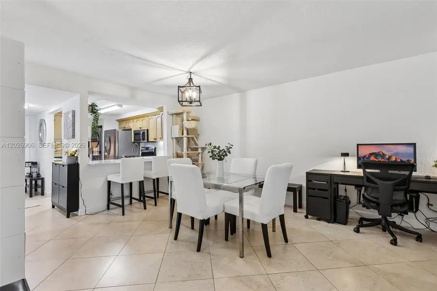 400 Commodore Dr #206, Plantation, FL 33325 - #3
