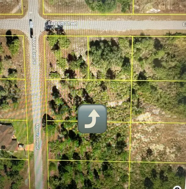 520 Moore Ave, Lehigh Acres, FL 33972