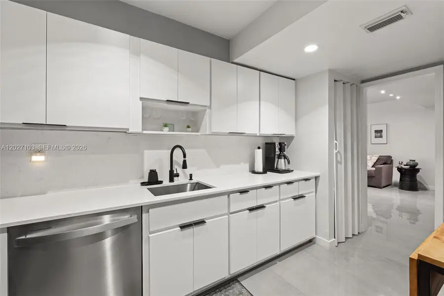 5001 Collins Ave #1E, Miami Beach, FL 33140 - #3