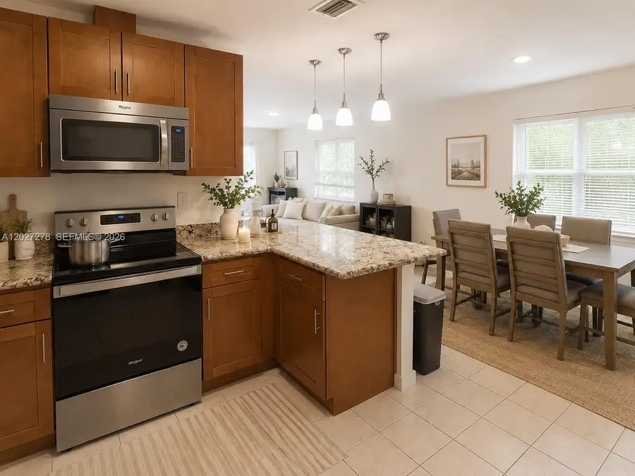 901 NE 2nd St, Hallandale Beach, FL 33009 - #2