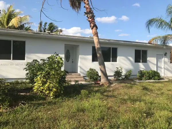 3327 Sapphire Rd, Lake Worth, FL 33462