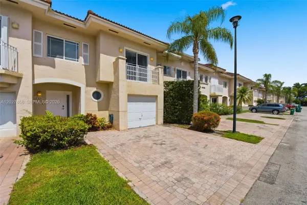 10180 SW 88th St #403, Miami, FL 33176