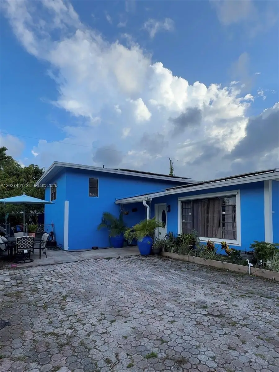 1300 NE 203rd St, Miami, FL 33179 - #1