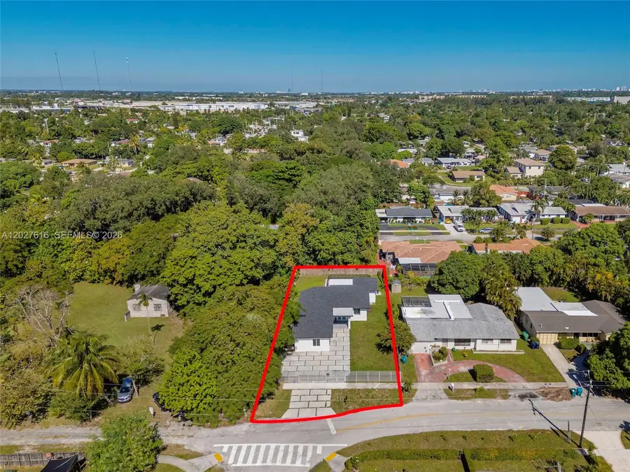 651 NE 172nd St, Miami, FL 33162 - #2