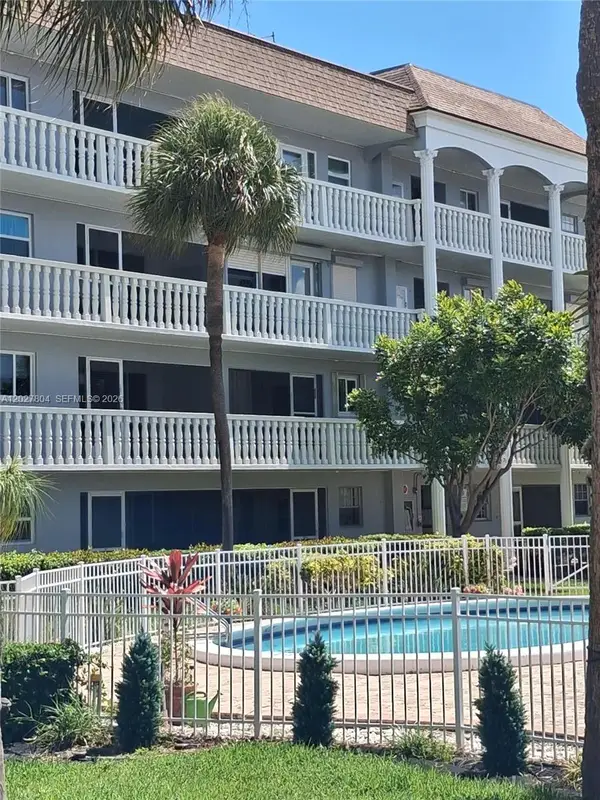 490 SE 19th Ave #107, Pompano Beach, FL 33060