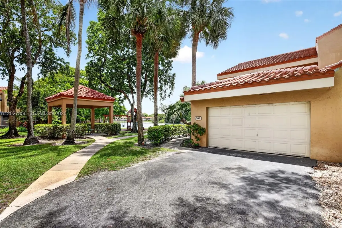 566 N University Dr, Plantation, FL 33324 - #1