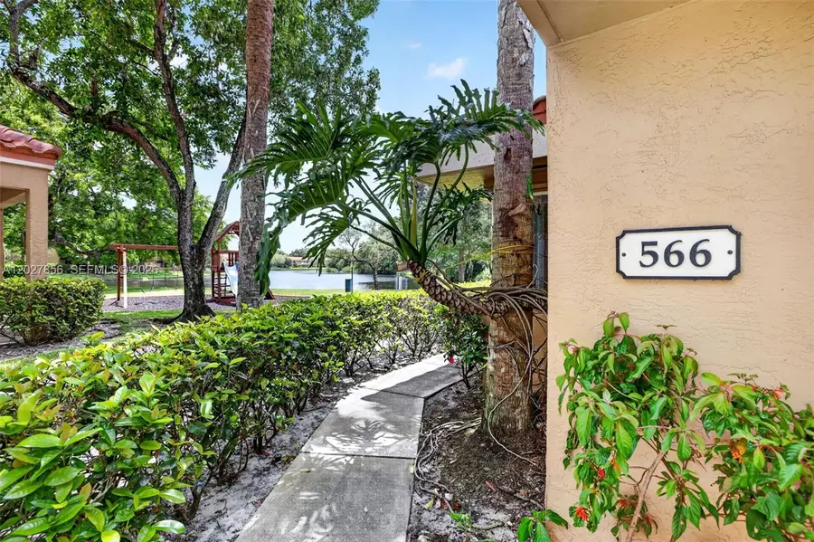 566 N University Dr, Plantation, FL 33324 - #2