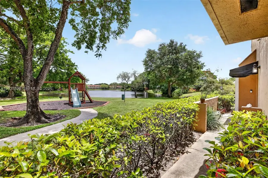 566 N University Dr, Plantation, FL 33324 - #3